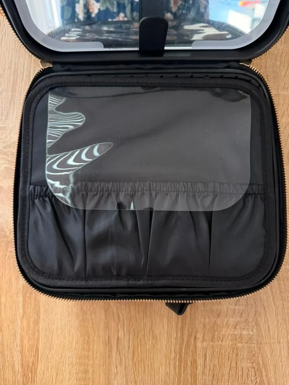 LED Lighted Makeup Train Case Travel Cosmetic Organizer Black USB Rechargeable
